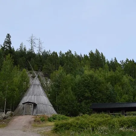 瑟琳娜度假别墅 木屋 *